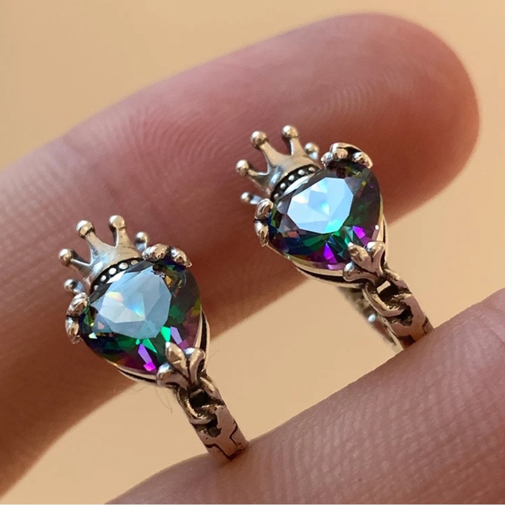 Beautiful little heart with crown earrings and .925 sterling silver ear …